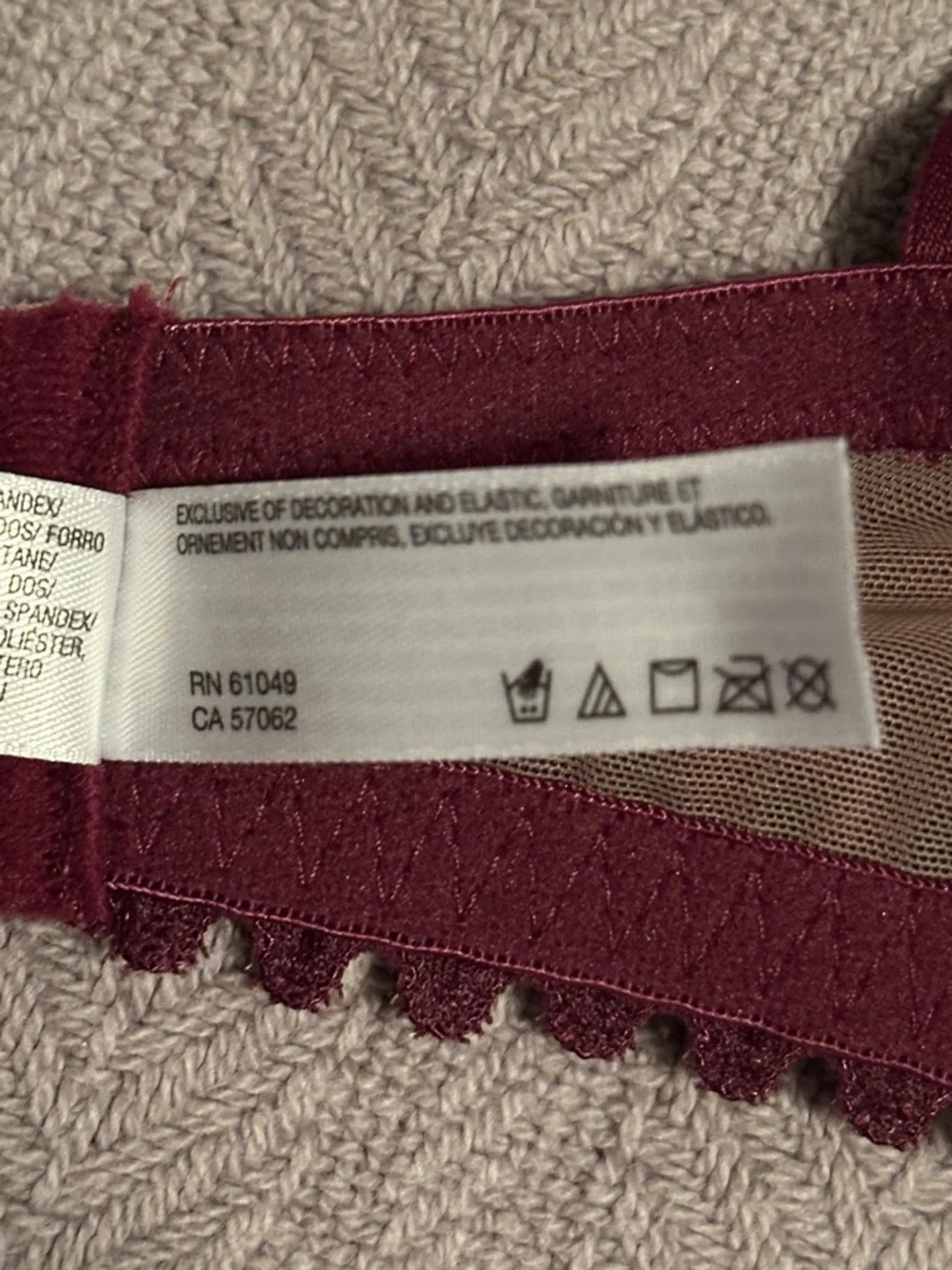 b.temp’d burgundy/wine lightly padded/molded Lace-Sided Bra, 38C